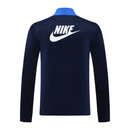 chándal Nike azul marino, chándal Nike, ropa deportiva Nike, chándal Nike hombre, chándal Nike mujer, chándal deportivo Nike, chándal Nike original, Nike azul marino, ropa deportiva cómoda, chándal Nike entrenamiento, chándal Nike casual, Nike Dri-FIT, chándal con logo Nike, ropa deportiva cómoda, chándal Nike moderno, ropa Nike 2024.