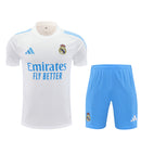 Real Madrid Trainingsset 25/26 Trikot und Shorts