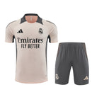 Real Madrid Trainingsset 25/26 Trikot und Shorts