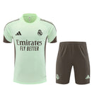 Real Madrid Trainingsset 25/26 Trikot und Shorts