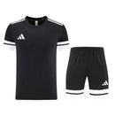 Adidas Herren Set Trikot und Shorts