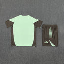 Real Madrid Trainingsset 25/26 Trikot und Shorts