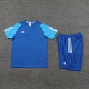 Adidas Set Herren Trikot und Shorts
