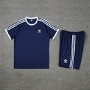 Adidas Set Herren Trikot und Shorts
