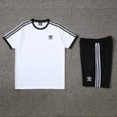 Adidas Set Herren Trikot und Shorts