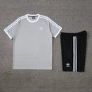 Adidas Set Herren Trikot und Shorts