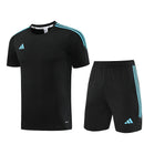 Adidas Set Herren Trikot und Shorts