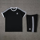 Adidas Set Herren Trikot und Shorts
