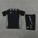 Adidas Set Herren Trikot und Shorts