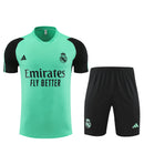 Real Madrid Trainingsset 24/25 Trikot und Shorts
