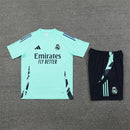 Real Madrid Trainingsset 24/25 Trikot und Shorts