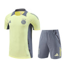 Ajax Trainingsset 24/25 Trikot und Shorts