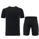 Manchester United Terrace Icons 26/27 Trikot und Shorts