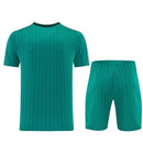 Liverpool FC Terrace Icons 26/27 Trikot und Shorts