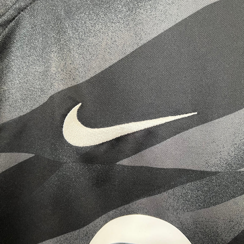 Camiseta Barcelona, Camiseta portero Barcelona, Camiseta portero 24/25, Equipación portero Barcelona, Camisa fútbol Barcelona, Camiseta Barcelona negra, Camisa portero Barcelona 2025, Equipación oficial Barcelona, Camiseta manga larga Barcelona, Camiseta portero FC Barcelona, Camiseta portero Barcelona hombre, Camiseta Barcelona 24/25, Camiseta portero 2025.