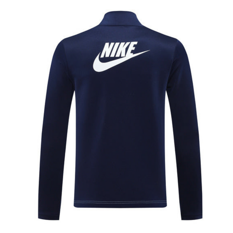 chándal Nike azul marino, chándal Nike, ropa deportiva Nike, chándal Nike hombre, chándal Nike mujer, chándal deportivo Nike, chándal Nike original, Nike azul marino, ropa deportiva cómoda, chándal Nike entrenamiento, chándal Nike casual, Nike Dri-FIT, chándal con logo Nike, ropa deportiva cómoda, chándal Nike moderno, ropa Nike 2024.
