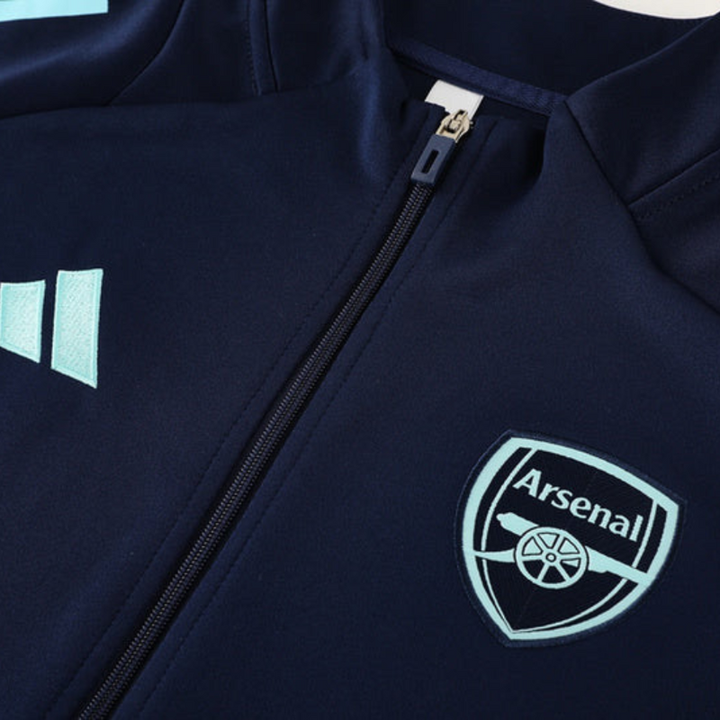 Chándal Arsenal 24/25, Chándal Adidas Arsenal 2024, Ropa deportiva Arsenal, Chándal de fútbol Arsenal, Chándal azul marino Arsenal, Chándal Adidas AEROREADY, Chándal Arsenal 2024, Ropa de fútbol Arsenal, Chándal deportivo Arsenal 2024, Chándal Adidas Arsenal, Chándal de fútbol Adidas Arsenal, Ropa selección Arsenal, Chándal Adidas Arsenal azul marino, Chándal deportivo Arsenal FC, Chándal Arsenal 2025, Chándal Arsenal, Chándal Adidas Arsenal, Ropa deportiva Arsenal, Chándal de fútbol Arsenal, Chándal azul m