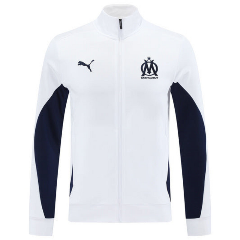 chándal Puma Olympique de Marseille 24/25, chándal blanco Olympique de Marseille, chándal Puma Olympique de Marseille, ropa deportiva Puma, chándal oficial Olympique de Marseille, chándal fútbol Puma, ropa deportiva blanca Puma, chándal con logo Olympique de Marseille, chándal fútbol blanco, chándal Puma 2024, chándal con detalles azules y oro, chándal Puma original, chándal deportivo Olympique de Marseille, ropa de fútbol Olympique de Marseille, chándal Puma para hombre, chándal Puma para mujer.