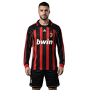 AC Milan Retro Heimtrikot 2006 2007 Langarm rot schwarz gestreift 1.1 Premium Qualität Shop des Spielers Milan Vintage Jersey Kaká, AC Milan Retro Trikot, Milan 06/07 Heimtrikot, AC Milan Langarm Trikot, Kaká Milan Trikot, AC Milan Vintage kaufen, 1.1 Qualität Retro, Champions League 2007 Finale, Fußballtrikot langarm retro, Rossoneri Klassiker.