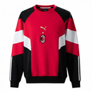 Offizieller AC Milan Sweatshirt Hoodie 25/26 in Rot mit weißen und schwarzen Details, Ansicht von vorne.