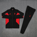 Shop des Spielers, AC Milan Trainingsanzug, AC Milan 25/26, AC Milan Trainingsanzug Schwarz Rot, Milan Trainingsjacke, Milan Hose, AC Mailand Sport-Set, Trainingsanzug Herren Schwarz, AC Milan 2026, Fußball Trainingsset, AC Milan Fan-Version, Trainingskleidung AC Milan, Milan Shop.