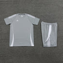 Adidas Set Herren Trikot und Shorts - SHOP DES SPIELERS