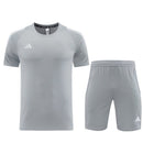 Adidas Set Herren Trikot und Shorts - SHOP DES SPIELERS