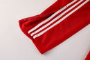 Shop des Spielers, Adidas Trainingsanzug, Adidas Jacke Rot, Adidas Hose Rot, Adidas Sportanzug Herren, Fußball Trainingsanzug, Adidas Funktionskleidung, Trainingsset Herren Rot, Adidas Training, Sportbekleidung Rot, Adidas Fitnessanzug, Trainingsanzug Herren Rot, Adidas Lifestyle, Sport-Set Rot.