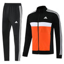 Shop des Spielers, Adidas Trainingsanzug, Adidas Jacke Orange, Adidas Hose Schwarz, Adidas Sportanzug Herren, Fußball Trainingsanzug, Adidas Funktionskleidung, Trainingsset Herren Orange, Adidas Training, Sportbekleidung Orange Schwarz, Adidas Fitnessanzug, Trainingsanzug Herren Orange, Adidas Lifestyle.