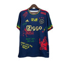 Ajax Amsterdam x Bob Marley Trikot 2025 2026 blau Three Little Birds Edition 1.1 Premium Qualität Shop des Spielers Ajax Reggae Jersey, Ajax Bob Marley Trikot, Ajax Amsterdam Sondertrikot blau, Three Little Birds Trikot kaufen, Ajax Reggae Trikot 25/26, 1.1 Qualität Ajax, Bob Marley Fußballtrikot, Ajax Fanshop Deutschland, limitiertes Ajax Trikot, Reggae Fashion Fußball.