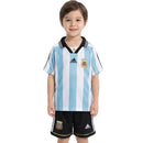 Shop des Spielers, Argentinien Kinder-Set 1998, Argentinien Trikot Kinder Retro, Argentinien Retro-Trikot weiß, Argentinien Shorts Kinder, Argentinien Fußballtrikot Kinder 1998, Argentinien Retro-Kollektion Kinder, Fußball-Shop Argentinien Kinder, Argentinien Set Trikot und Shorts 98, Fan-Set Argentinien Kinder, Argentinien 1998 Kindertrikot.