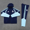 Shop des Spielers, Argentinien Trainingsanzug, Argentinien 26/27, Argentinien Windjacke, Argentinien Windbreaker, Argentinien Trainingsset, Argentinien Sport-Set, Trainingsanzug Herren Dunkelblau, Argentinien 2027, Fußball Trainingsset, Argentinien Fan-Version, Trainingskleidung Argentinien, Albiceleste, Argentinien Shop.