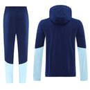 Shop des Spielers, Argentinien Trainingsanzug, Argentinien 26/27, Argentinien Windjacke, Argentinien Windbreaker, Argentinien Trainingsset, Argentinien Sport-Set, Trainingsanzug Herren Dunkelblau, Argentinien 2027, Fußball Trainingsset, Argentinien Fan-Version, Trainingskleidung Argentinien, Albiceleste, Argentinien Shop.