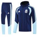 Shop des Spielers, Argentinien Trainingsanzug, Argentinien 26/27, Argentinien Windjacke, Argentinien Windbreaker, Argentinien Trainingsset, Argentinien Sport-Set, Trainingsanzug Herren Dunkelblau, Argentinien 2027, Fußball Trainingsset, Argentinien Fan-Version, Trainingskleidung Argentinien, Albiceleste, Argentinien Shop.
