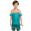 Shop des Spielers, Australien Kinder-Set 26/27, Australien Auswärtstrikot Kinder, Australien Trikot und Shorts, Australien Fußballtrikot Kinder 2027, DFB Australien Fan-Set, Fußball-Shop Australien, Kinder-Trikot Set Australien, Australien 26/27 Kollektion, Fußball Fan-Set Australien, Sportbekleidung Kinder Australien.