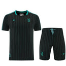 Liverpool FC Terrace Icons 26/27 Trikot und Shorts