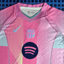 Shop des Spielers, FC Barcelona Limited Edition 25/26, Barcelona Trikot Rosa, Barcelona Sondertrikot, FCB Limited Edition, Barcelona Fan-Version, Fußball Trikot Sammlerstück, Barça Mode 2026, Barcelona Pink Trikot, Limitierte Auflage Barcelona, Fußball-Fashion, Blaugrana Trikot.