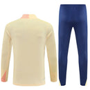 Shop des Spielers, Barcelona Trainingsanzug 25/26, Barcelona Jacke Beige, Barcelona Hose Blau, Barcelona Training-Set, Blaugrana Kollektion 2026, Trainingsanzug Herren Barcelona, FC Barcelona Fan-Shop, Fußball Trainingsanzug Beige Blau, Barcelona Sportbekleidung, Trainingsanzug 2025, Fußball-Fanartikel.