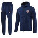 Shop des Spielers, FC Barcelona Trainingsanzug, Barcelona 25/26, Barcelona Trainingsanzug Dunkelblau, FC Barcelona Trainingsjacke, Barcelona Hose, Barcelona Sport-Set, Trainingsanzug Herren Blau, FC Barcelona 2026, Fußball Trainingsset, Barcelona Fan-Version, Trainingskleidung FC Barcelona, Blaugrana, Barcelona Shop.