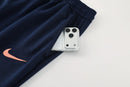 Shop des Spielers, FC Barcelona Trainingsanzug, Barcelona 25/26, Barcelona Trainingsanzug Dunkelblau, FC Barcelona Trainingsjacke, Barcelona Hose, Barcelona Sport-Set, Trainingsanzug Herren Blau, FC Barcelona 2026, Fußball Trainingsset, Barcelona Fan-Version, Trainingskleidung FC Barcelona, Blaugrana, Barcelona Shop.