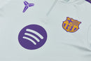 Shop des Spielers, FC Barcelona Trainingsanzug 26/27, Barcelona Kobe Bryant Edition, FC Barcelona Trainingsset grau schwarz, Kobe Bryant Fußball Kollektion, Barça x Kobe, Trainingsanzug Herren Barcelona, Fußball Streetwear Deutschland, Barcelona Fan-Artikel limitiert, Black Mamba Mentality, Barça Jersey Set.