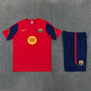 Shop des Spielers, FC Barcelona Trainingsset 26/27, Barcelona Trikot und Shorts rot blau, FC Barcelona Trainingskleidung, Barcelona Fan-Artikel, FC Barcelona Training 2026, Barcelona Trainingsset Herren, Fußball Trainingsset rot blau, FC Barcelona Kleidung Deutschland, Fußball-Shop, Barcelona Jersey Set.