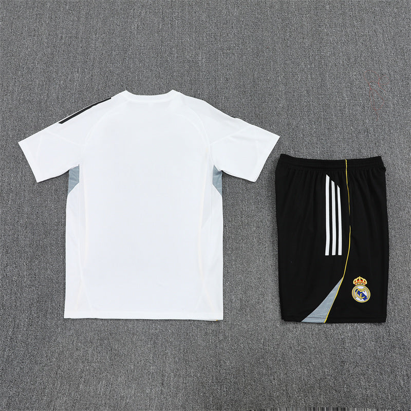 Real Madrid Madrid Trainingsset 25/26 Trikot und Shorts