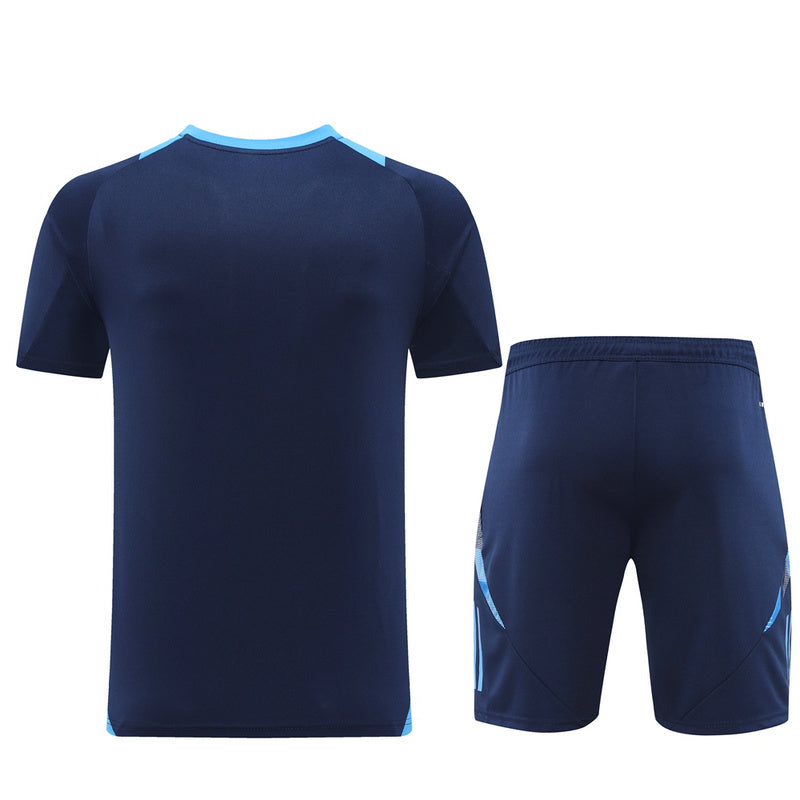 Adidas Set Herren Trikot und Shorts