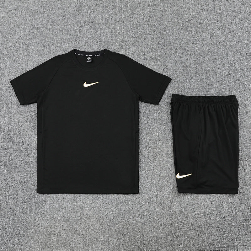Nike Herren Set Trikot und Shorts