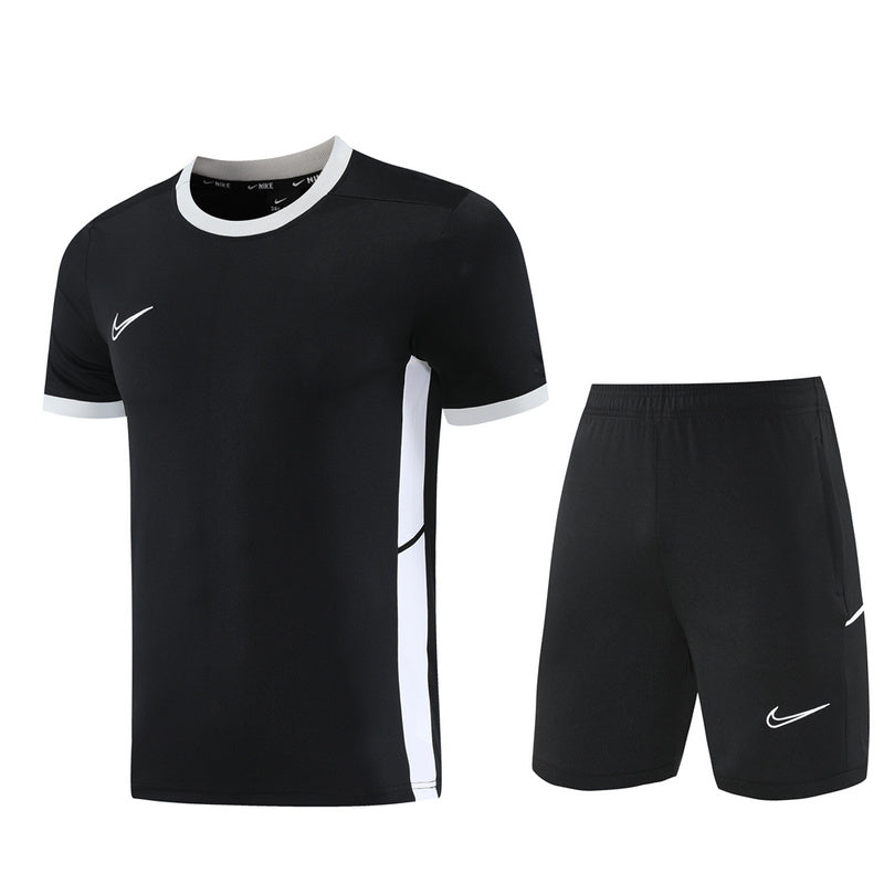 Nike Set Herren Trikot und Shorts