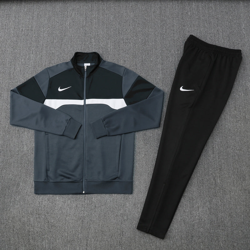 Nike Trainingsanzug Jacke und Hose Herren
