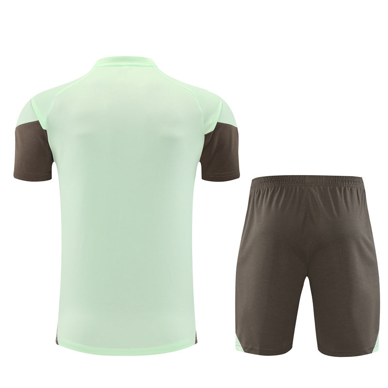 Real Madrid Trainingsset 25/26 Trikot und Shorts
