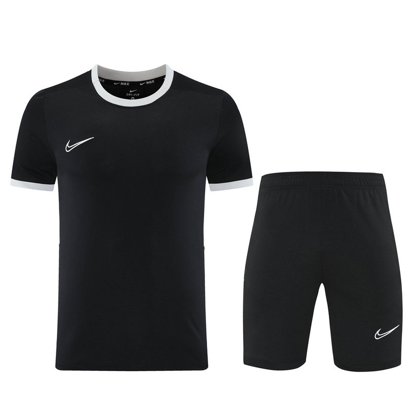 Nike Set Herren Trikot und Shorts