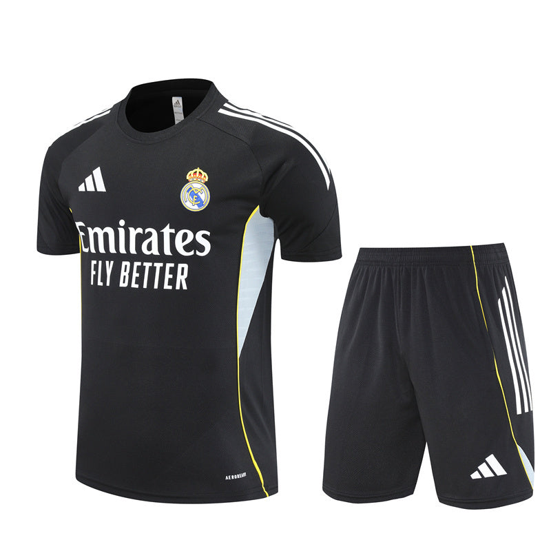 Real Madrid Madrid Trainingsset 25/26 Trikot und Shorts